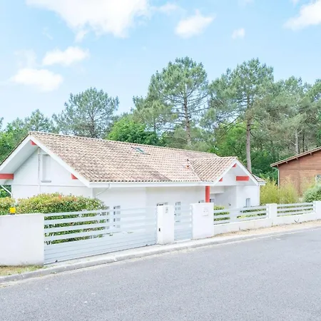 Villa Avec Piscine Pour 9 Personnes Au Golf De *