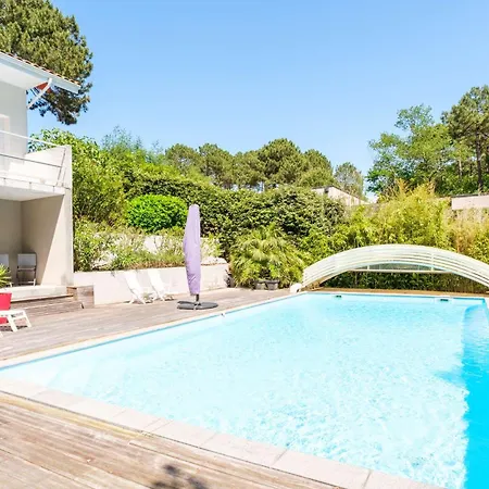 Villa Avec Piscine Pour 9 Personnes Au Golf De